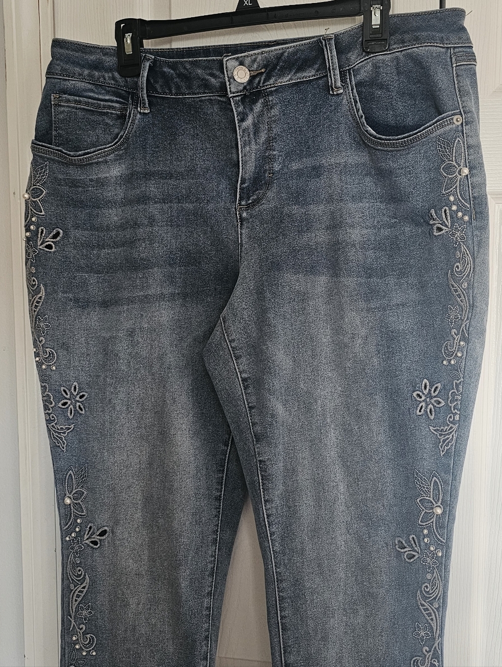 Womens Est 1946 Embellished Jeans Sz 16w